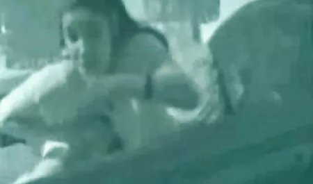 یک زن در محل لينك كانال سكسي کار.
