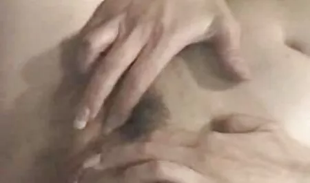 اشک از یک لینک کانال و گروه سکسی کبوتر کوچک دست نشانده جوان